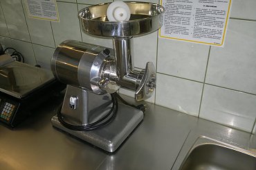 Wyposażenie sklepu #dyskont #market #MaszynkaDoMięsa #regał #regały #waga