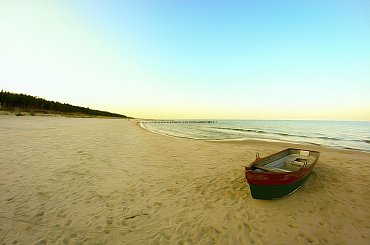 Nadmorska cisza #morze #plaża #łódka #krajobraz