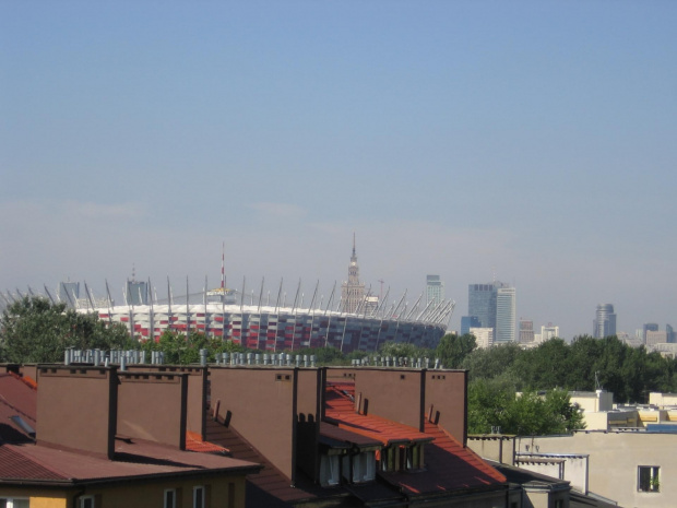 Stadion Narodowy z dachu budynku przy ulicy Grochowskiej #stadion #narodowy #warszawa #widok #dachy