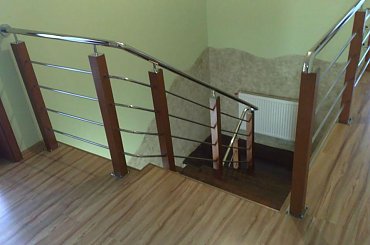 Balustrady, poręcze, wyroby na zamówienie ze stali nierdzewnej #balkonowe #bezpieczne #drewnem #drewno #hartowane #jachtów #murkach #murki #okucia #plazma #pochwyty #profile #rury #schodowe #słupki #szkłem #szkło #wypełnienie #wypełnieniem