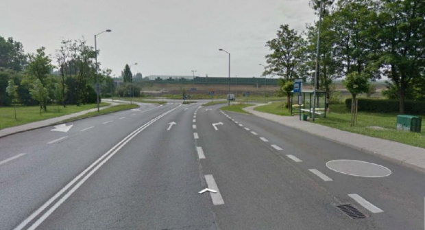 Zmiana pasa ruchu rpzez autobus